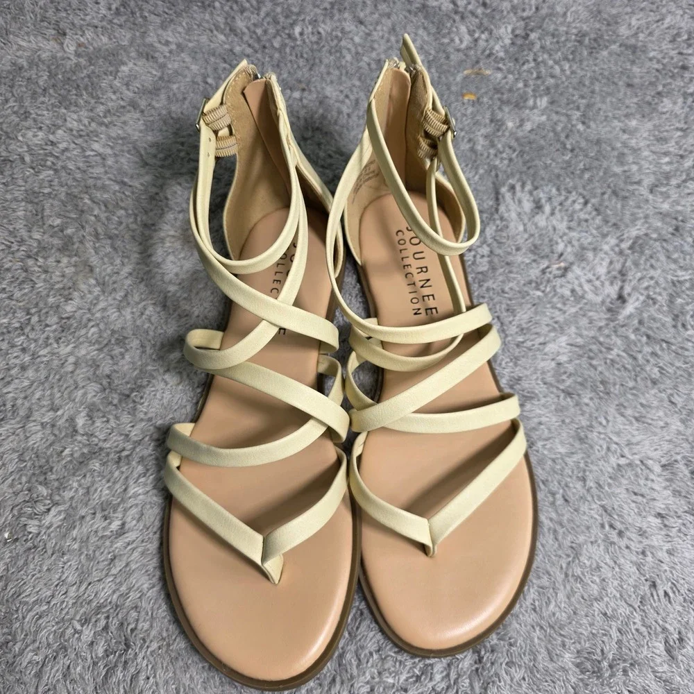 Journee Collection Gladiator Sandals Cream Strappy‎ Flat Women 6.5 NEW